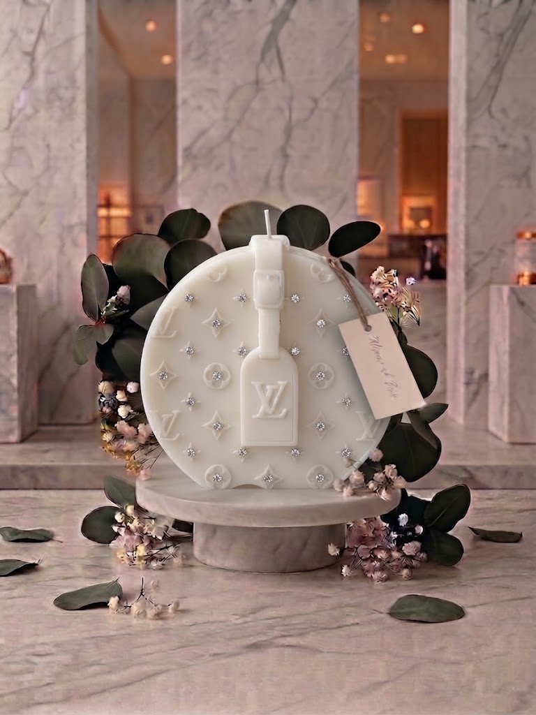 House of Taji — Iconic Monogram Circle Handbag Candle (White)